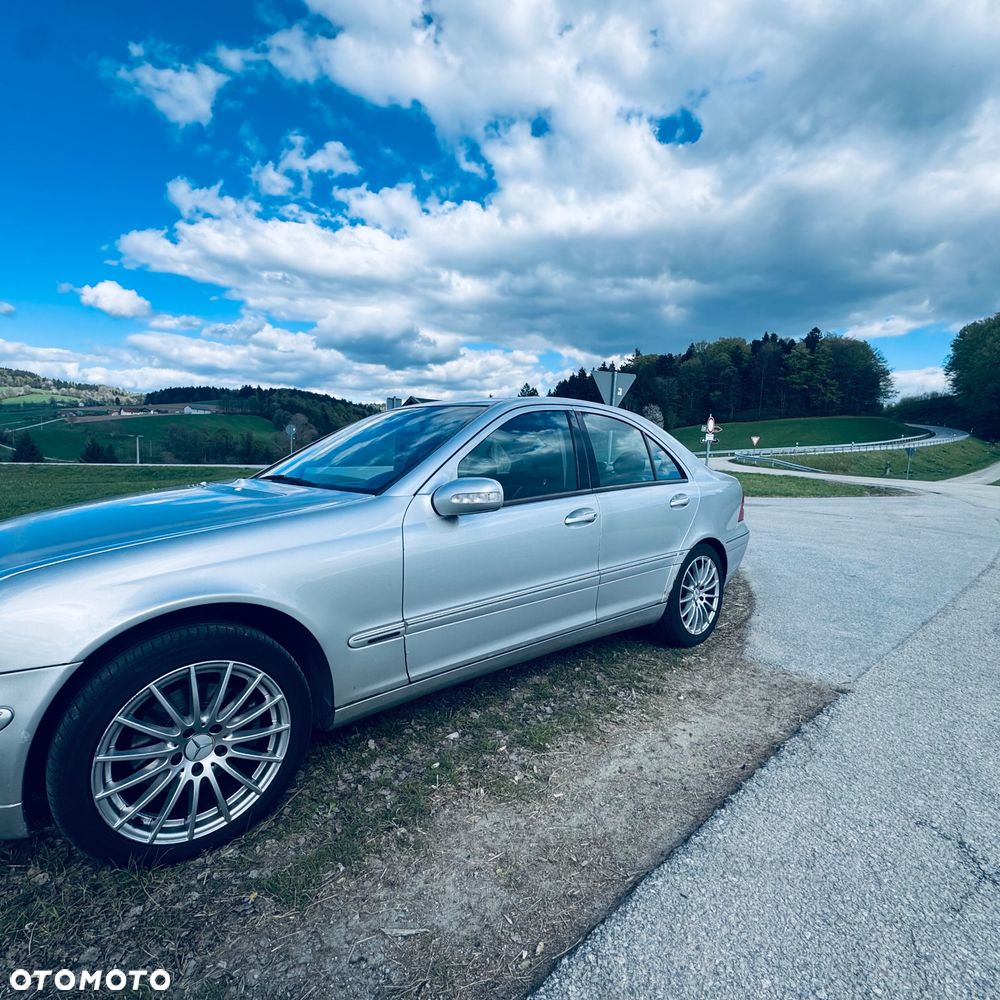 Mercedes-Benz Klasa C 320 Elegance - 9