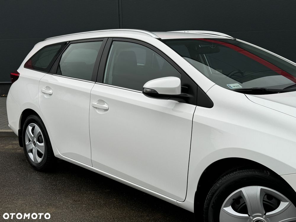 Toyota Auris 1.6 Comfort - 13