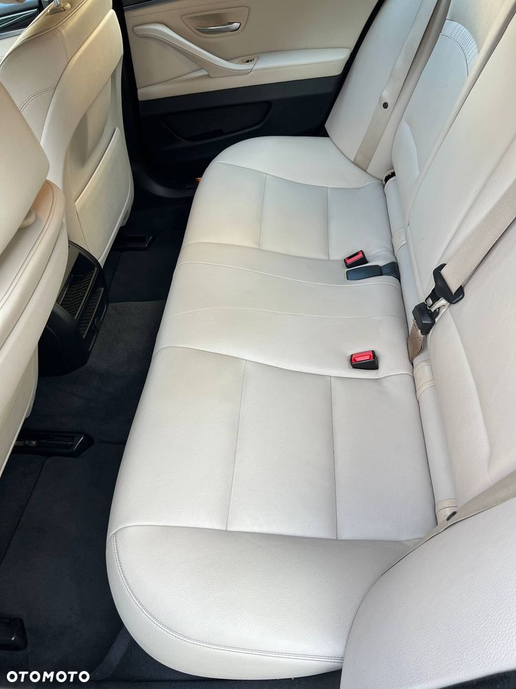 BMW Seria 5 530d xDrive Luxury Line - 24