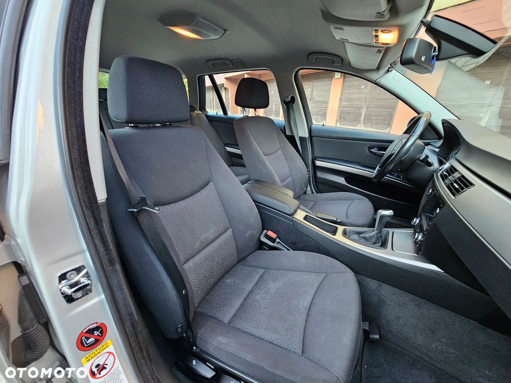 BMW Seria 3 318i - 26
