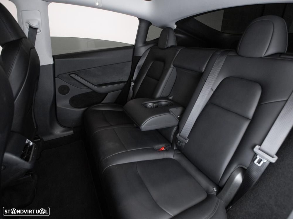 Tesla Model Y Long Range Dual Motor AWD - 9