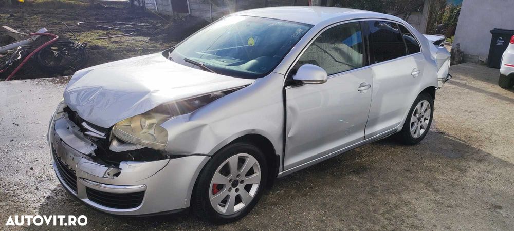 Dezmembrez volkswagen vw JETTA an 2007 cod BMM cutie DSG6 cod KCU LA7W - 9