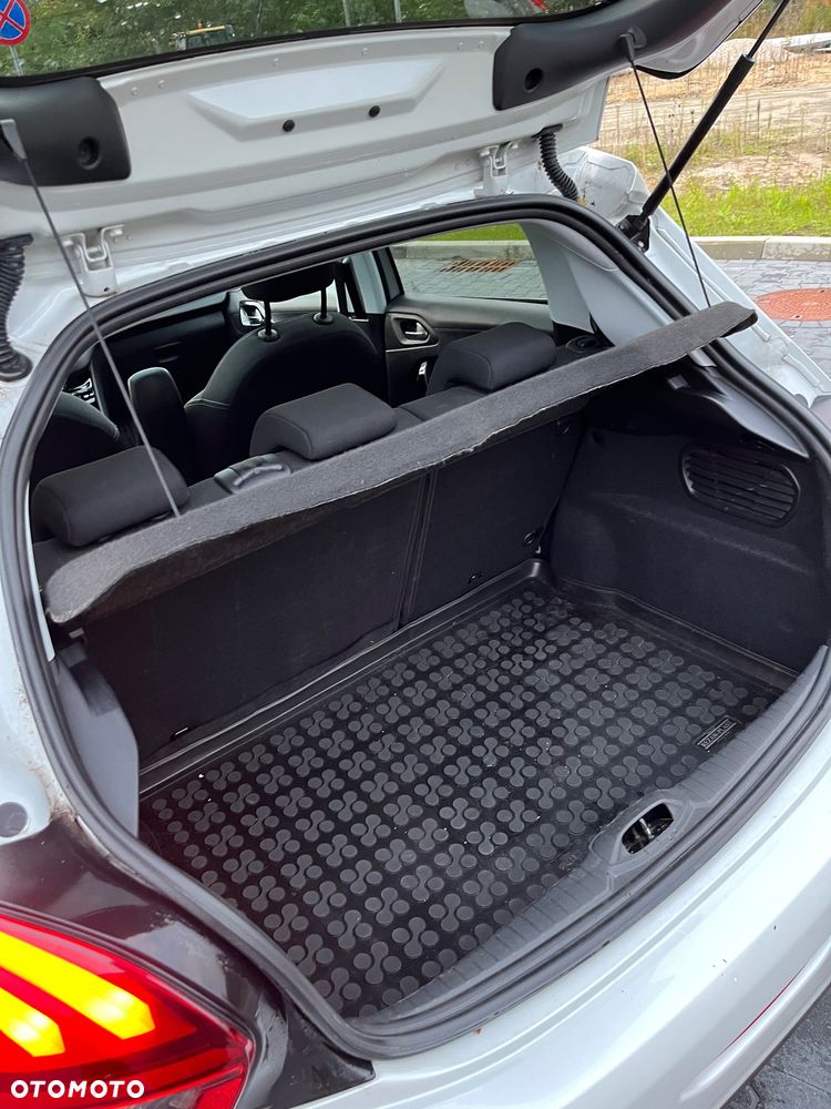 Peugeot 208 1.2 PureTech Allure S&S - 5