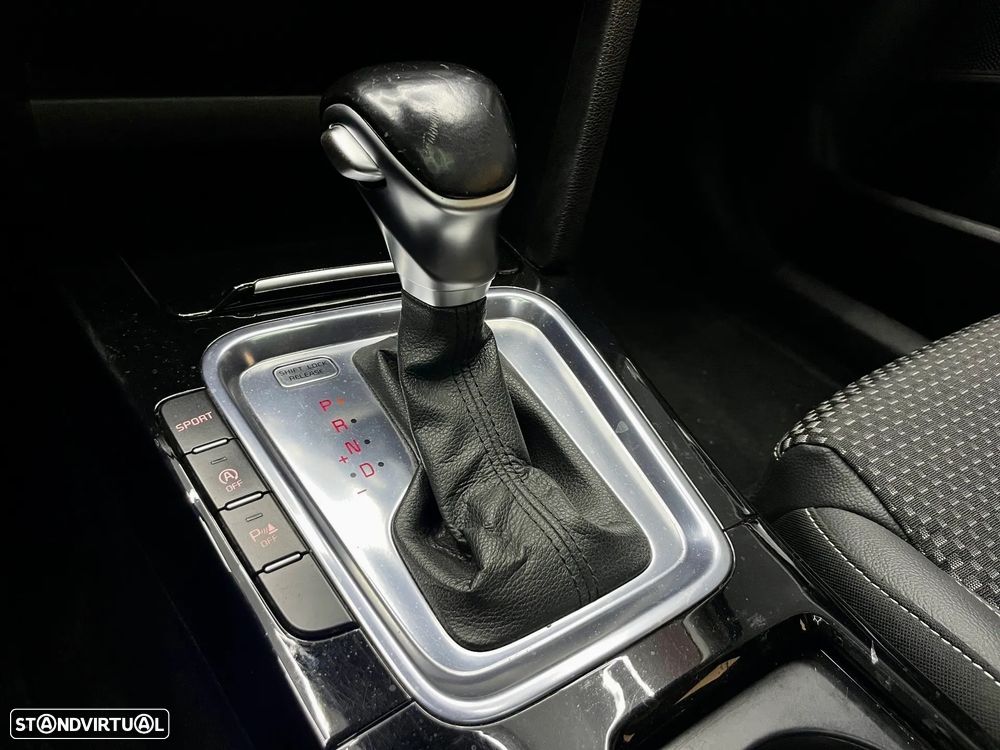 Kia Ceed SW 1.6 CRDi TX+SRF 7DCT - 18