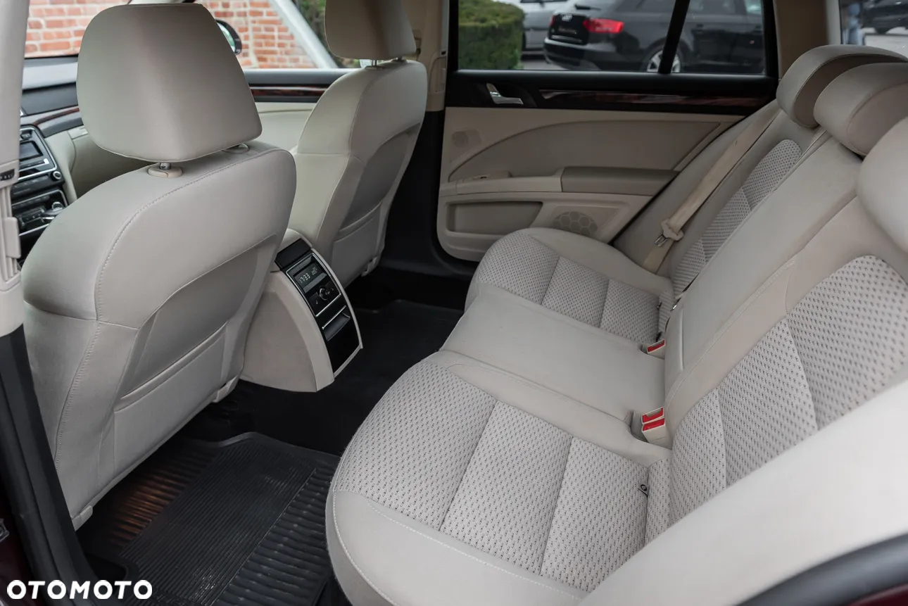 Skoda Superb 2.0 TDI Elegance DSG - 23
