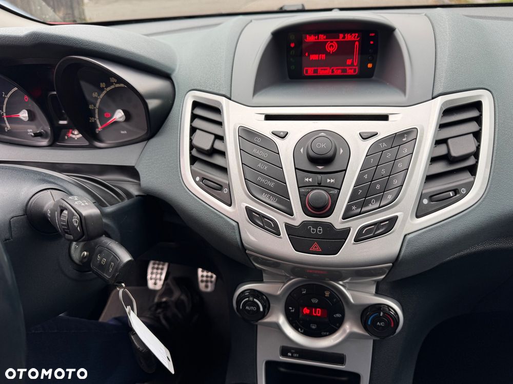 Ford Fiesta 1.4 Champions Edition - 13