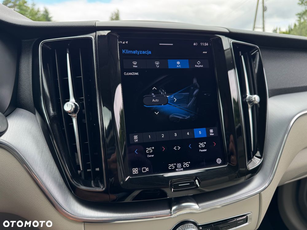 Volvo XC 60 B4 D AWD Geartronic Momentum Pro - 31