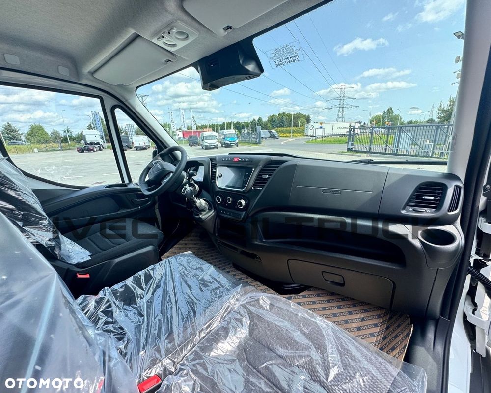 Iveco Daily furgon dostępny od ręki 12m3 - 13