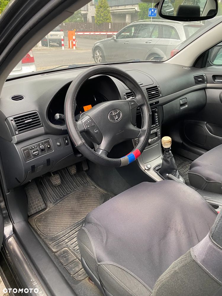 Toyota Avensis 2.0 D-4D Luna - 12