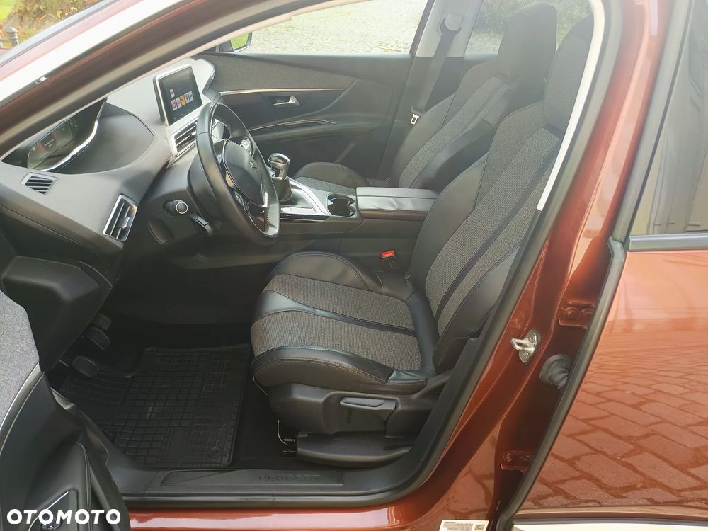 Peugeot 3008 1.2 PureTech Allure S&S - 8