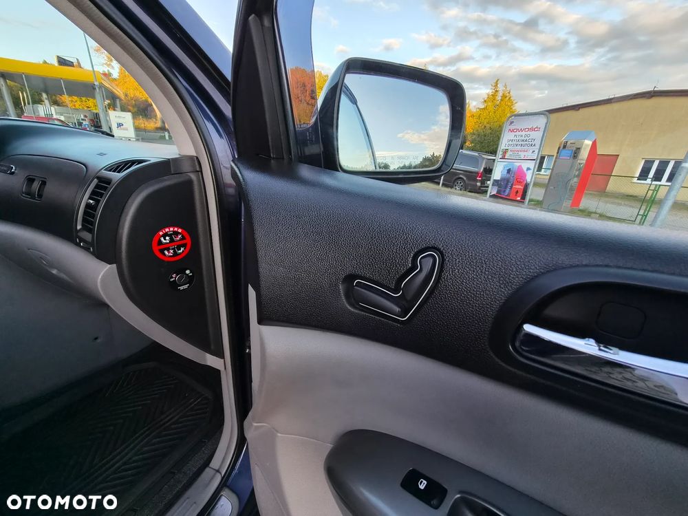 Kia Carnival - 10