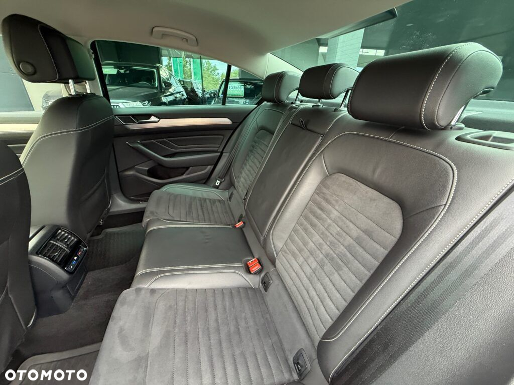 Volkswagen Passat 2.0 TDI EVO Elegance DSG - 19