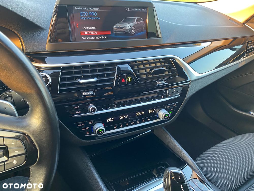 BMW Seria 5 520d Sport Line sport - 33