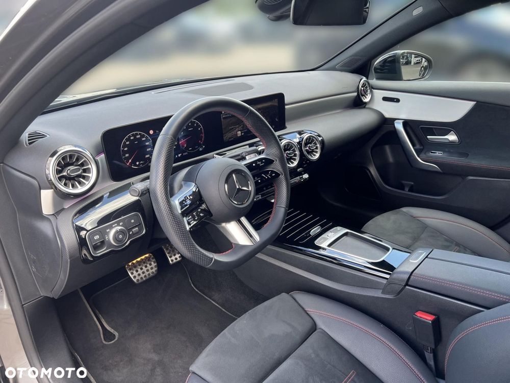 Mercedes-Benz Klasa A 200 AMG Line 7G-DCT - 11