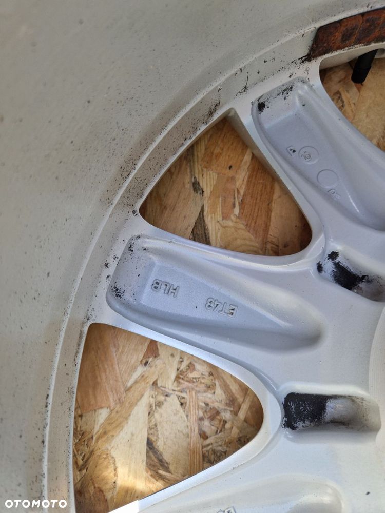 MB A2214011902 FELGI ALUMINIOWE 18' OPONY  PIRELLI ET43 8,5JX18 5X112 5,5MM - 15