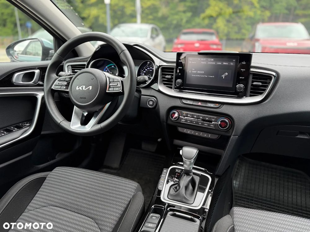 Kia Ceed 1.6 GDI PHEV L DCT - 26
