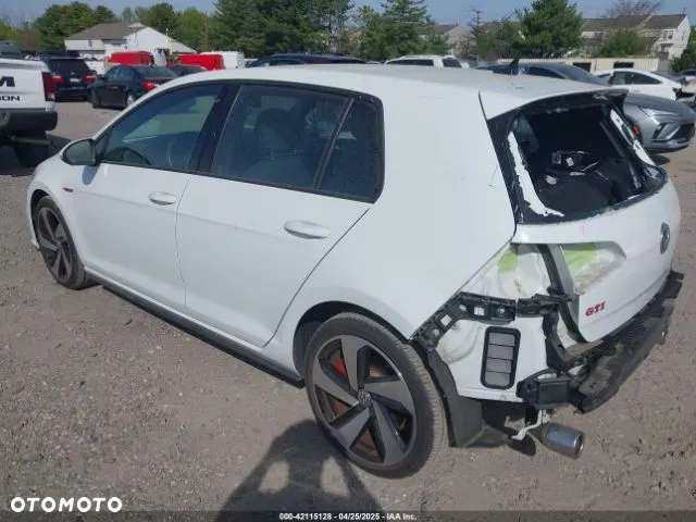 Volkswagen Golf - 3