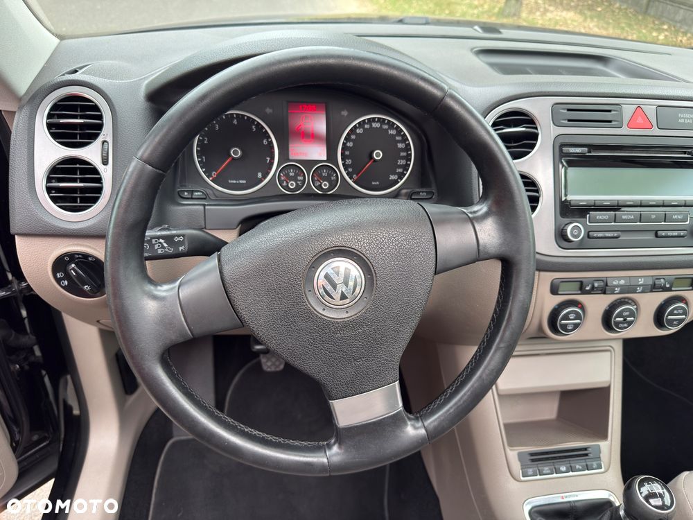 Volkswagen Tiguan - 12