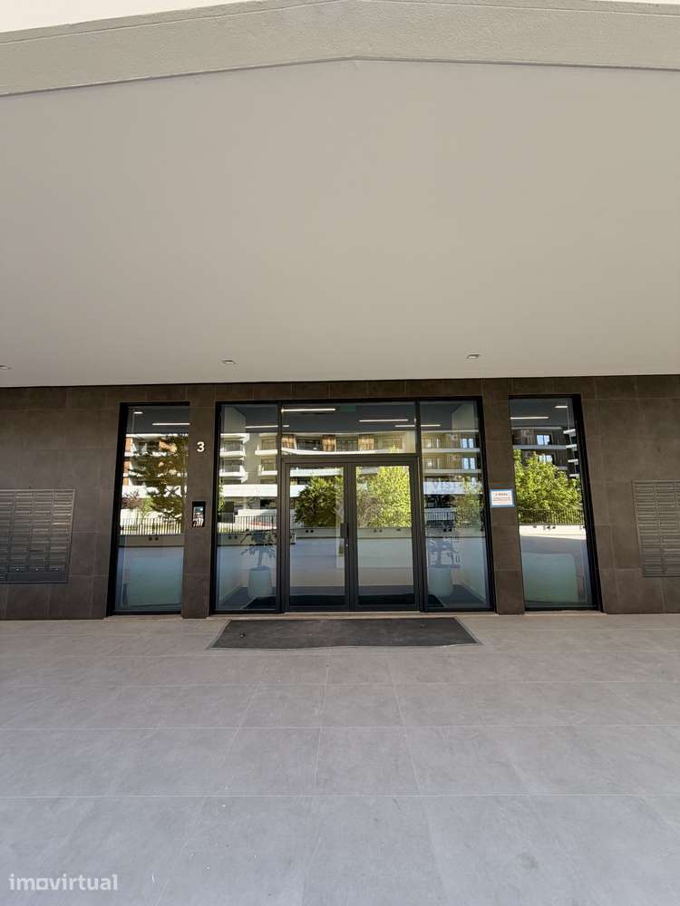 Apartamento T2 com 2 estacionamentos, Miraflores, Oeiras - Grande imagem: 3/49