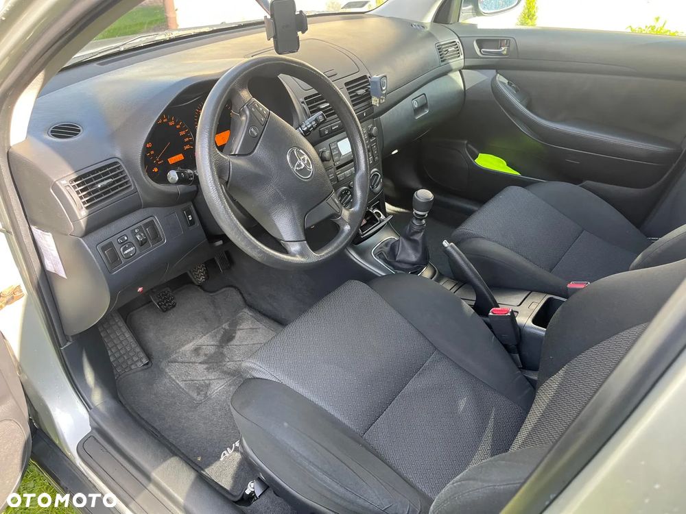 Toyota Avensis 2.0 D-4D Combi - 8