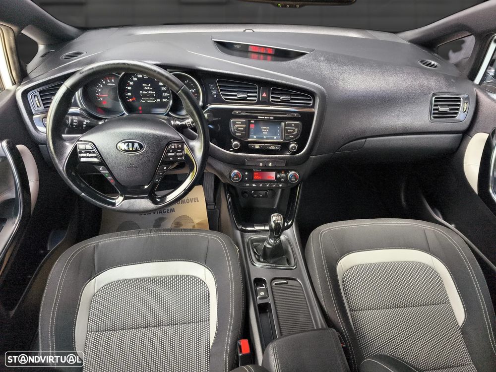 Kia Ceed S Coupé 1.6 CRDi TX - 11