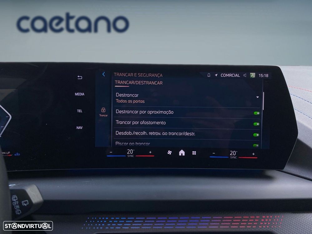 BMW 118 d Pack Desportivo M - 11