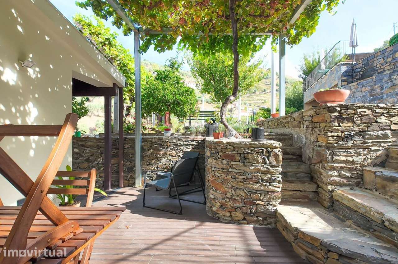 Turismo Rural rentável no Douro | 7 apartamentos, piscina e vinhas