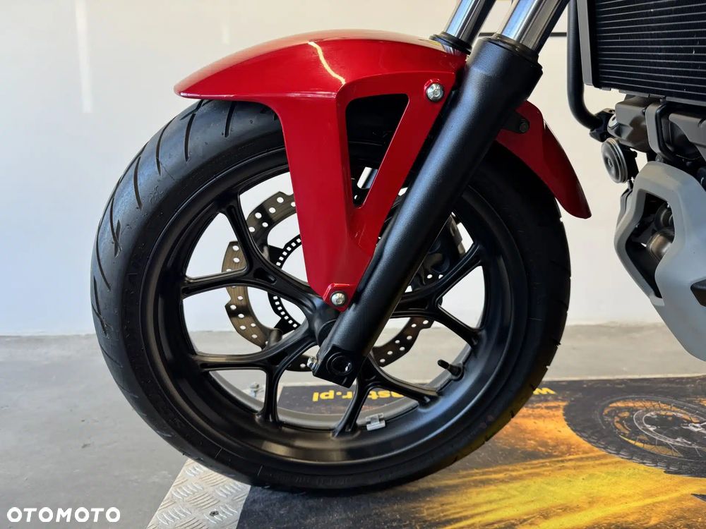 Honda NC - 19