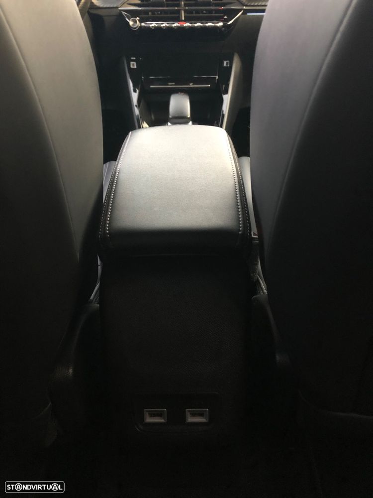 Peugeot e-2008 50 kWh GT - 40