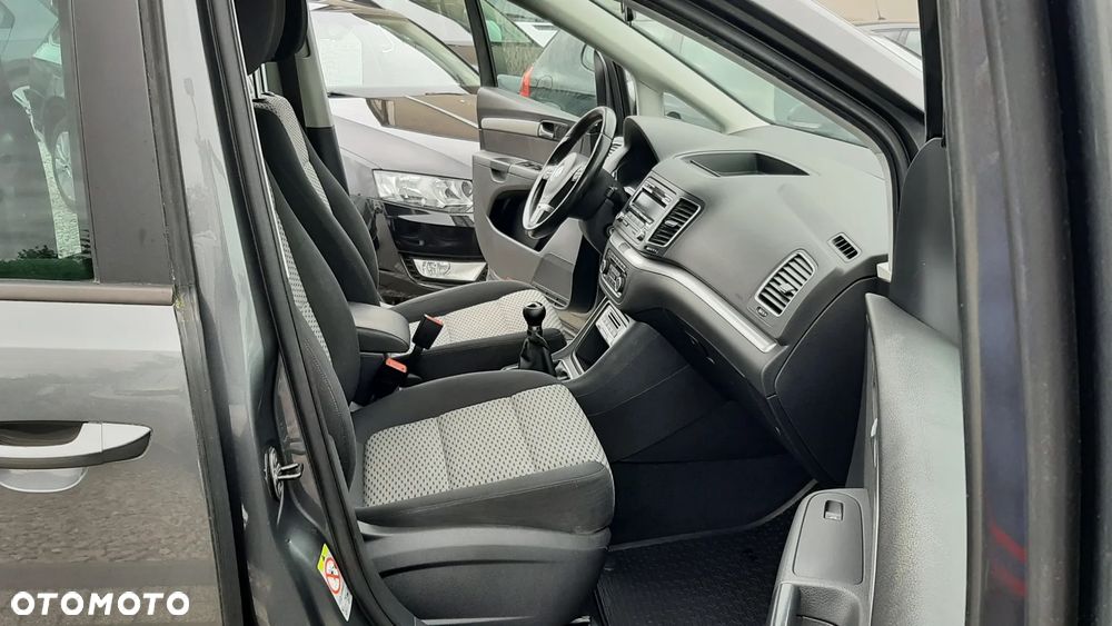 Volkswagen Sharan - 16