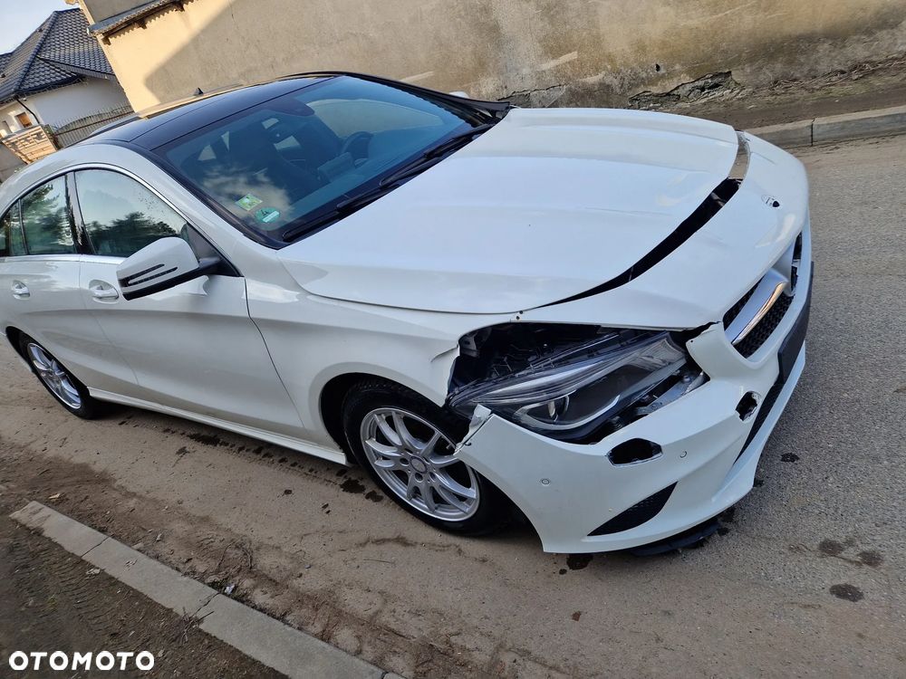 Mercedes-Benz CLA 180 Peak Edition - 2