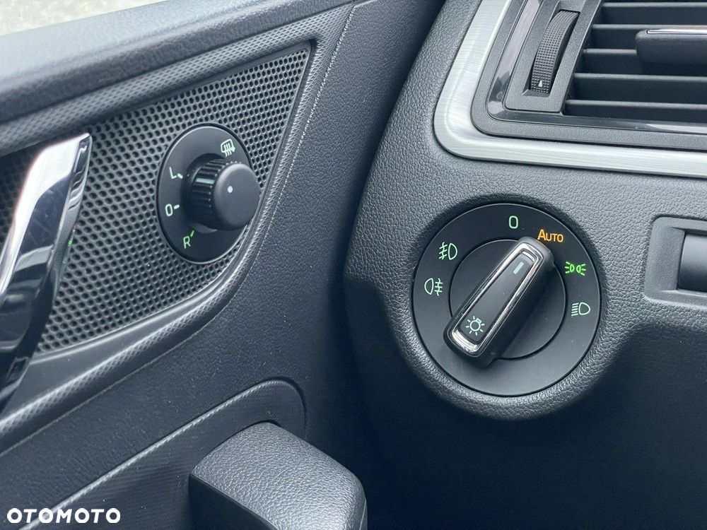 Skoda RAPID 1.4 TDI Ambition - 14