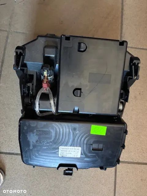 POPIELNICZKA SCHOWEK MERCEDES W205 A2056800210 - 4