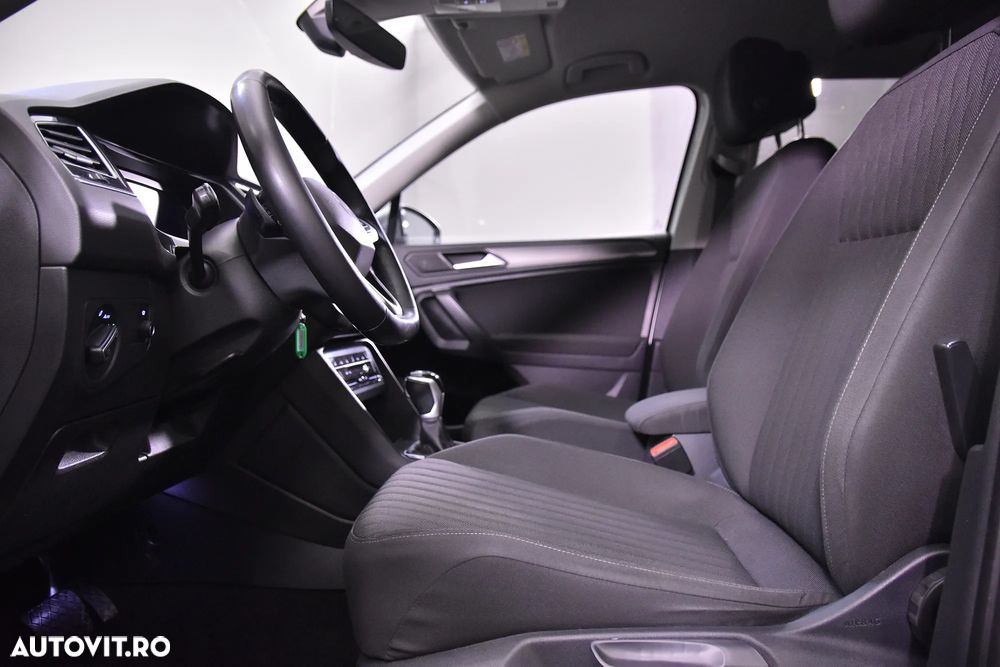 Volkswagen Tiguan - 24