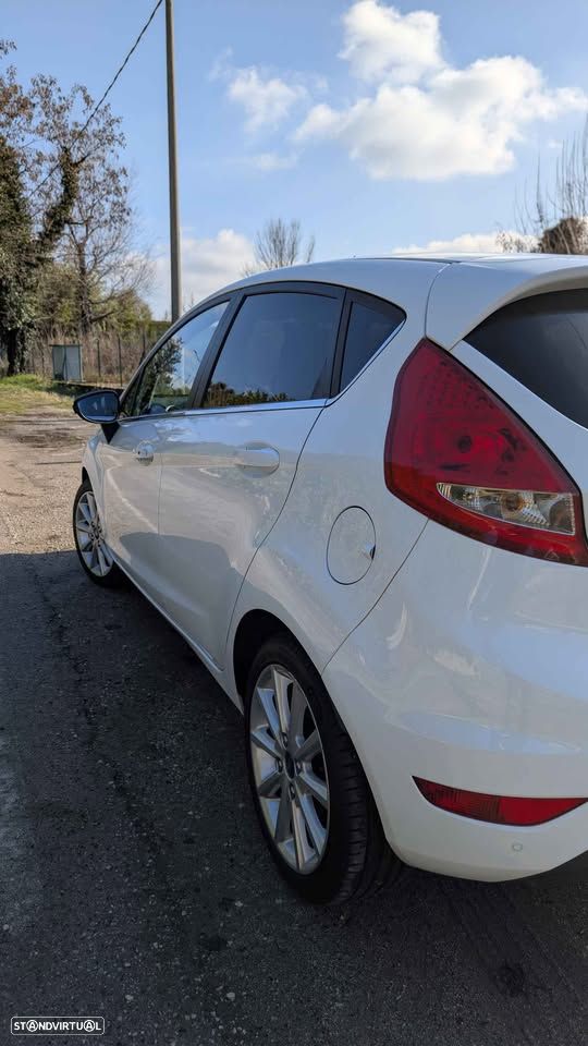 Ford Fiesta 1.6 TDCI Techno ECOnetic 95g - 4