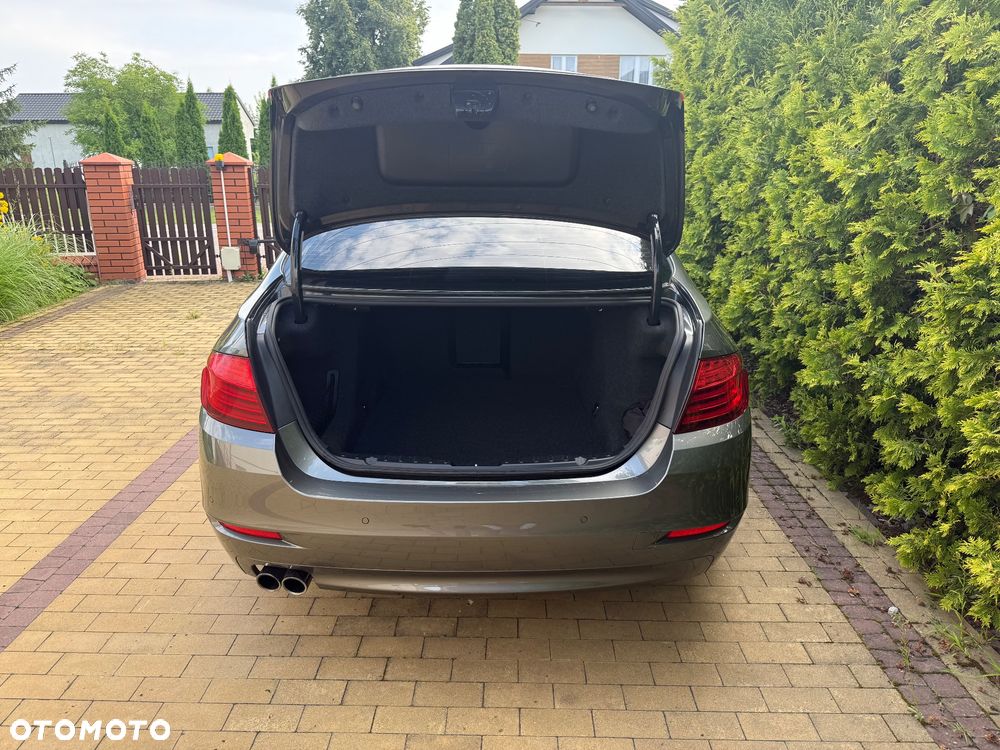 BMW Seria 5 520d xDrive - 33
