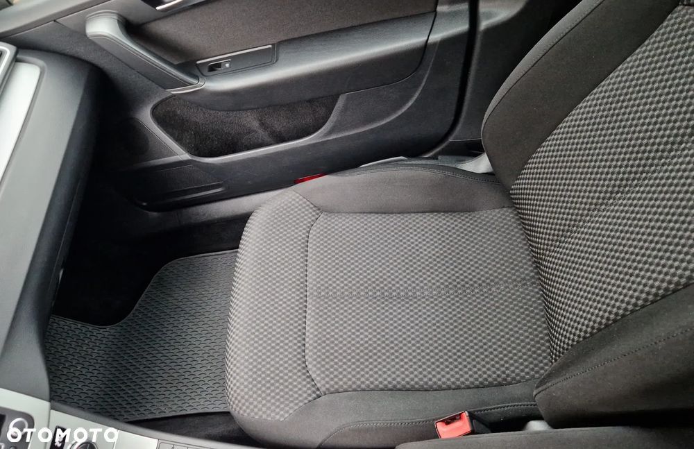 Volkswagen Passat 1.6 TDI BMT Trendline - 12