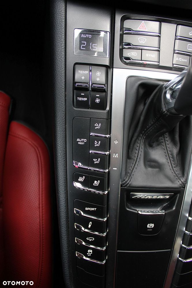 Porsche Macan - 30