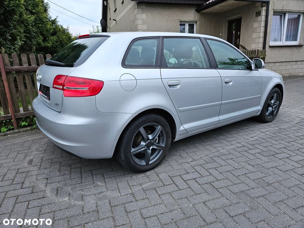 Audi A3 Sportback 1.4 TFSI Ambiente - 4
