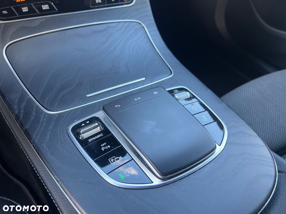 Mercedes-Benz Klasa E 220 d 9G-TRONIC Sportstyle Edition - 15