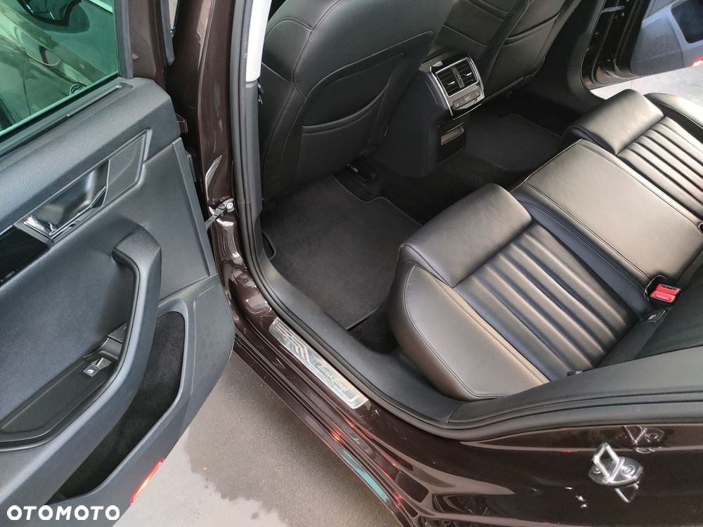 Skoda Superb 2.0 TDI L&K DSG - 13