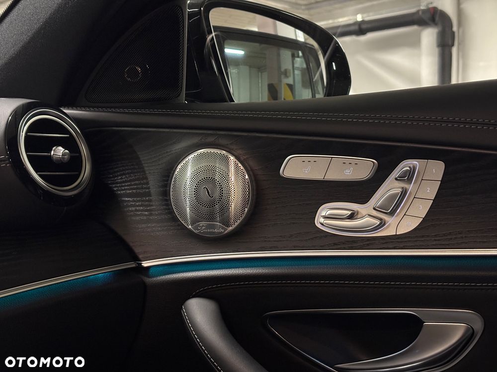 Mercedes-Benz Klasa E AMG 63 S 4Matic+ T AMG Speedshift MCT-9G - 30
