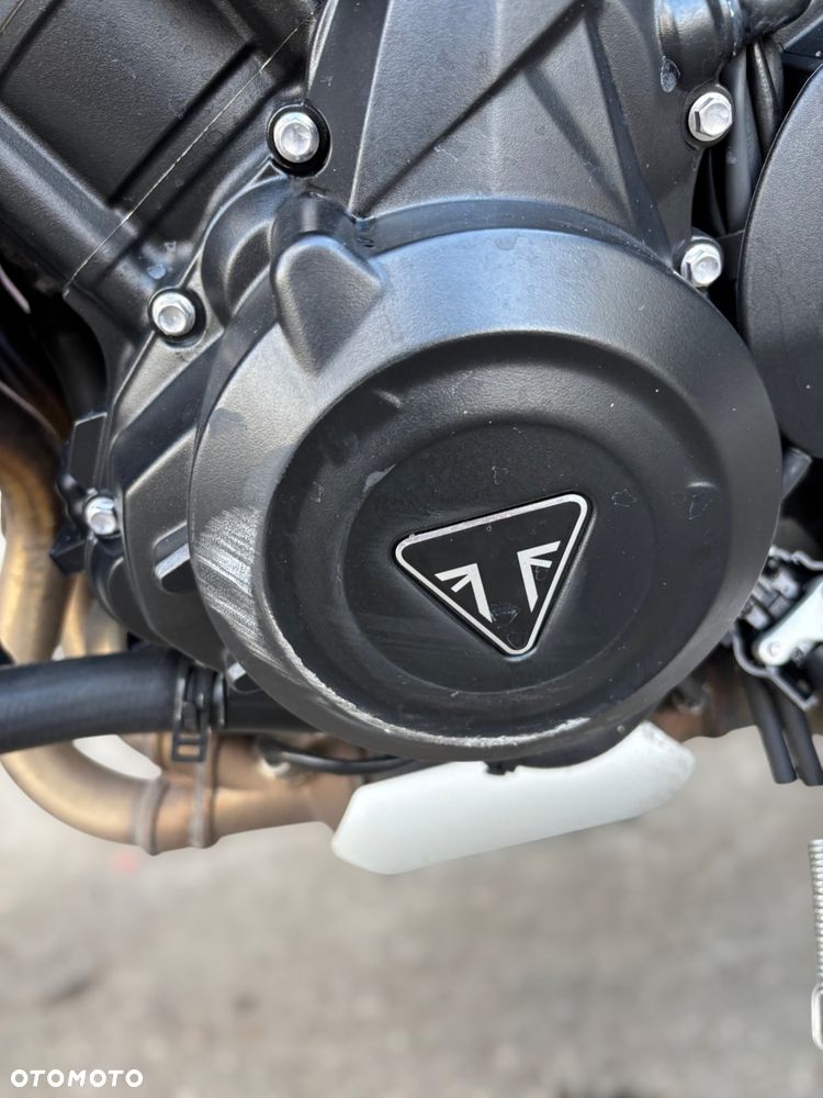 Triumph Street Triple - 7