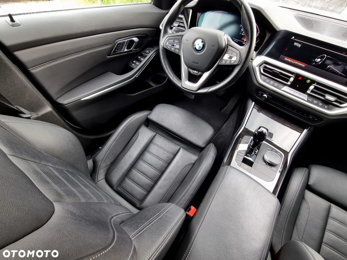 BMW Seria 3 320d xDrive Luxury Line sport - 12