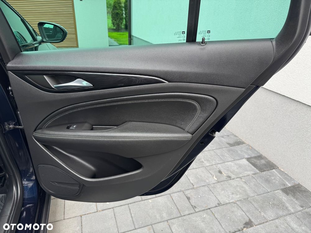Opel Insignia 2.0 BiTurbo 4x4 Exclusive - 24