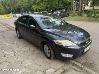 Ford Mondeo 2.0 Ghia - 12