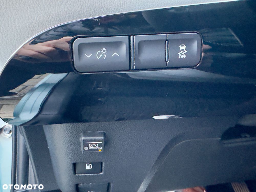 Toyota Prius 1.8 HSD Prestige - 18