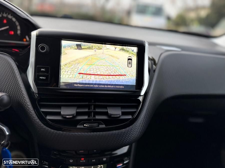 Peugeot 2008 1.2 PureTech Style - 17