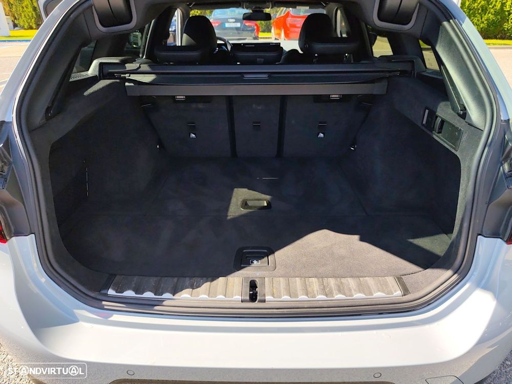 BMW 320 d Touring Pack Desportivo M Auto - 38