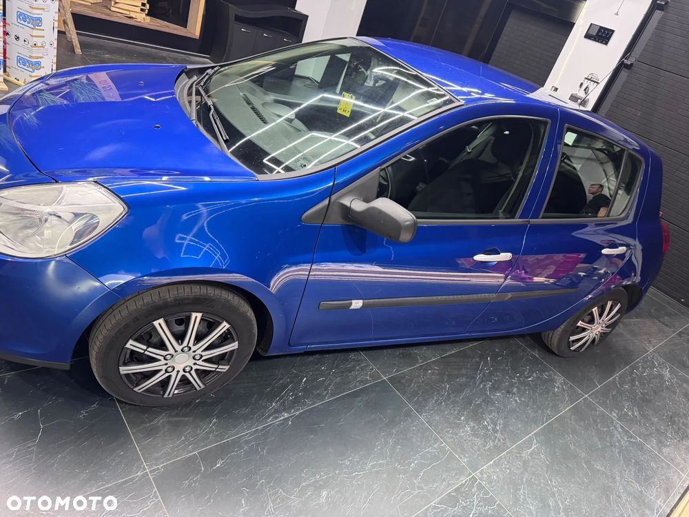 Renault Clio 1.2 16V Authentique - 21